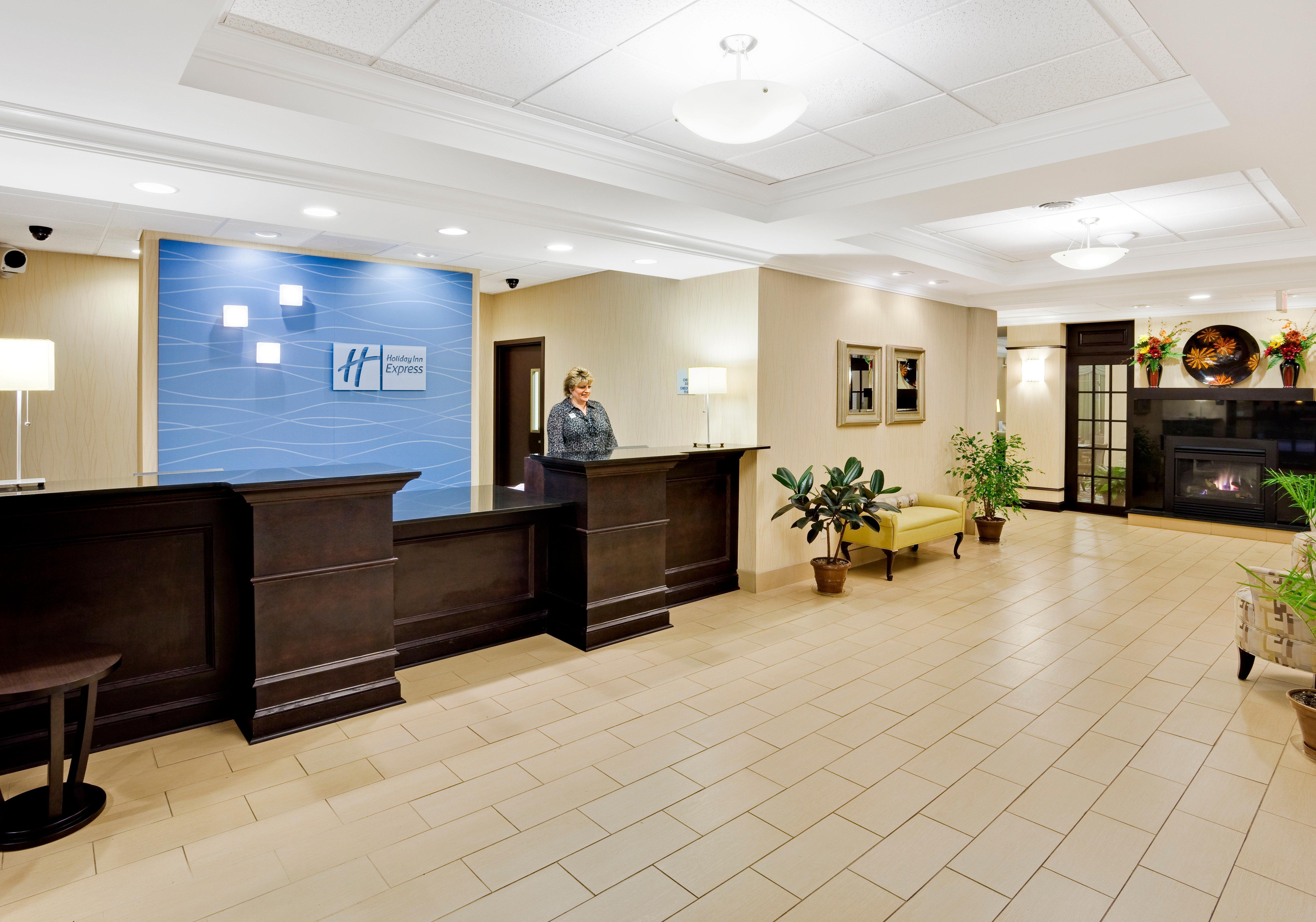 Holiday Inn Express Hotel & Suites Lebanon By Ihg Bagian luar foto