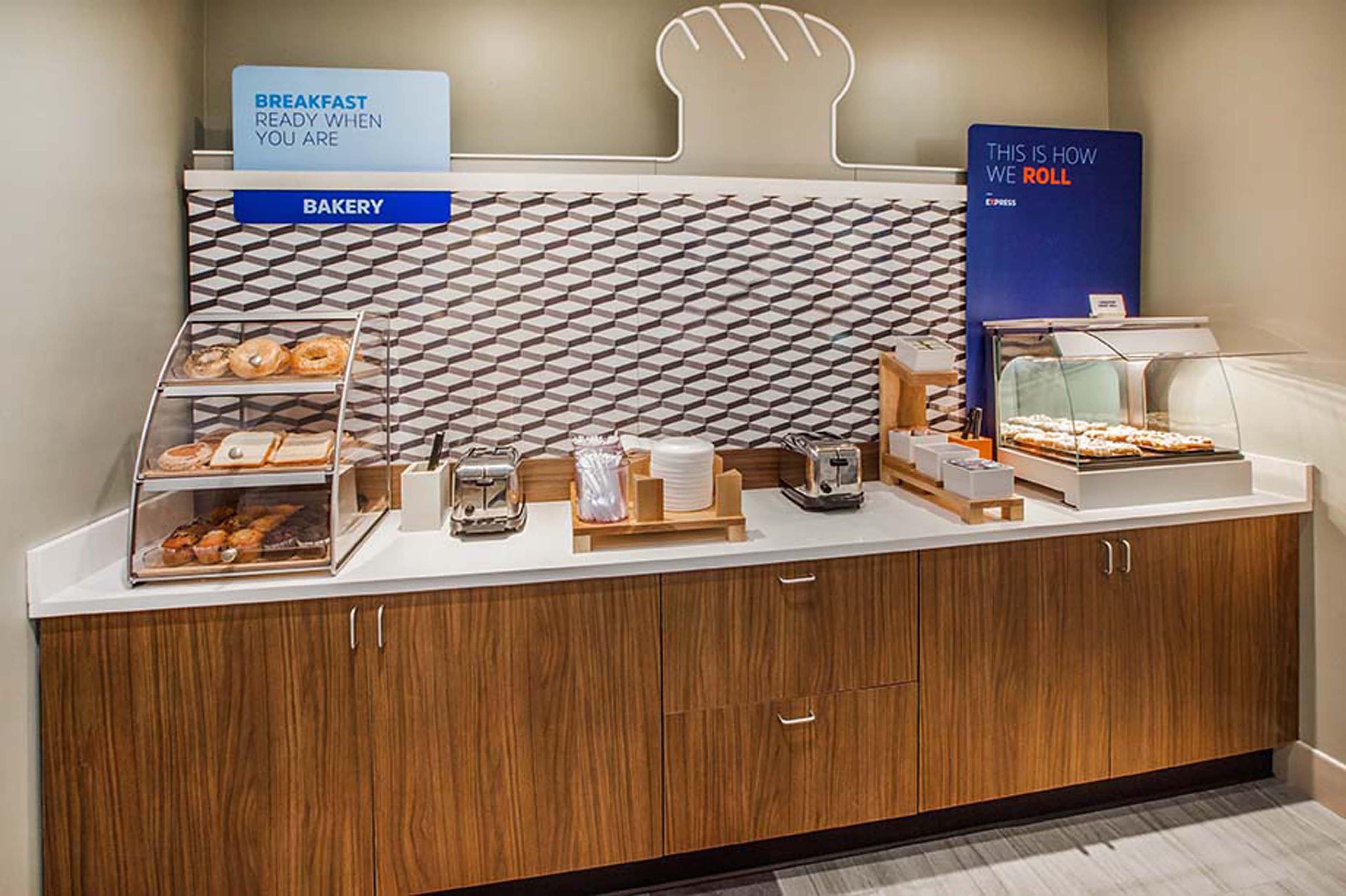 Holiday Inn Express Hotel & Suites Lebanon By Ihg Bagian luar foto