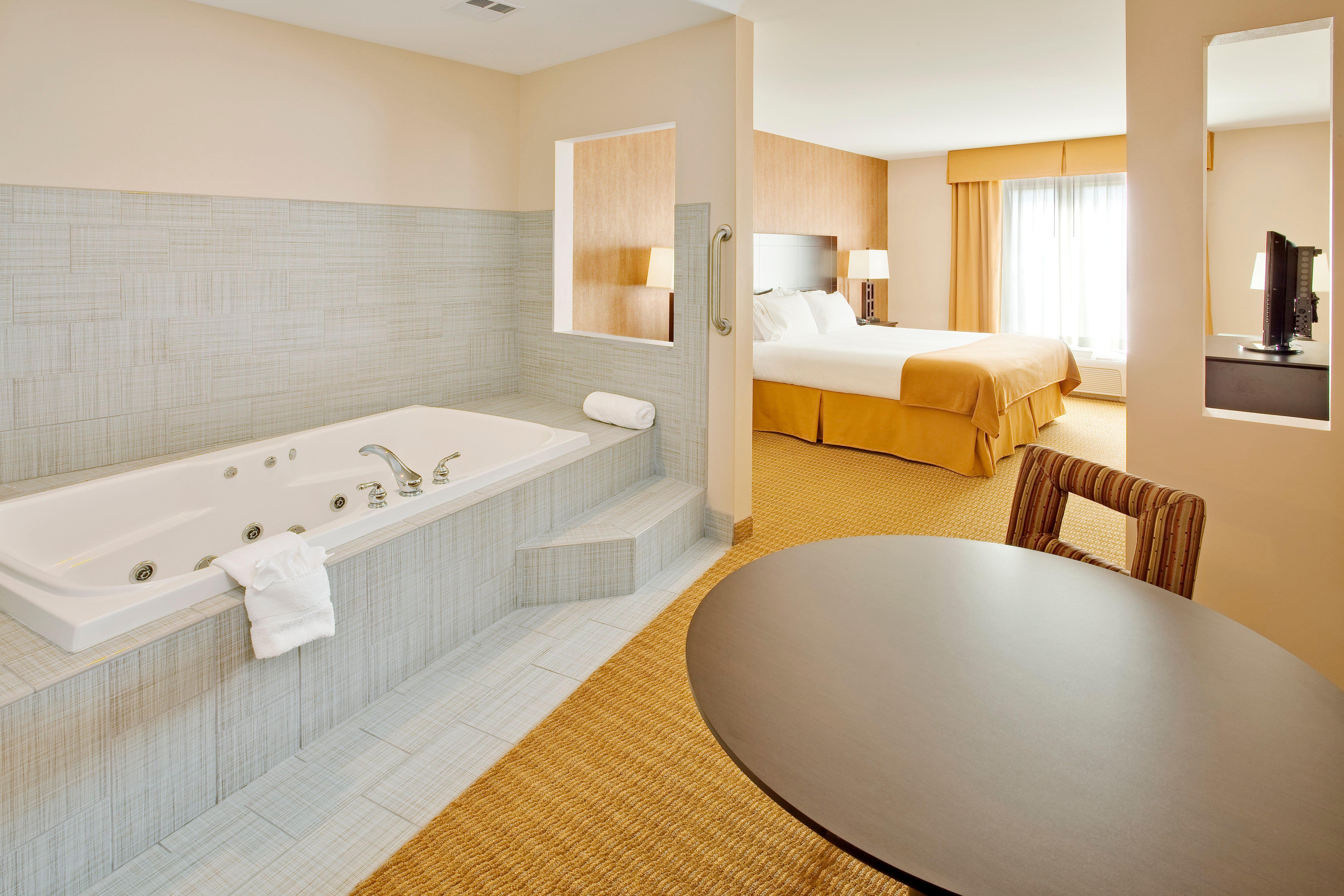 Holiday Inn Express Hotel & Suites Lebanon By Ihg Bagian luar foto